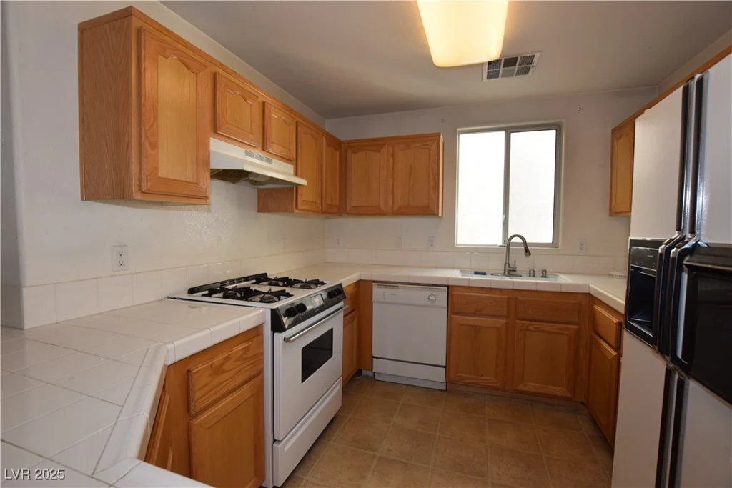 7322 Phlox, Las Vegas, NV 89113