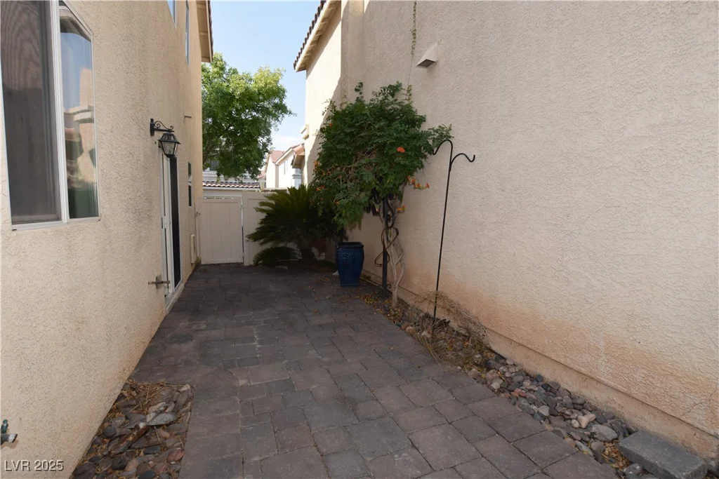 7322 Phlox, Las Vegas, NV 89113