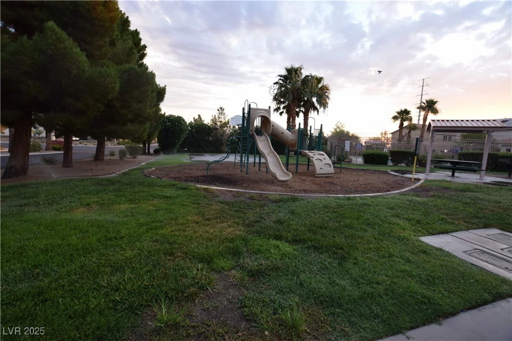 7322 Phlox, Las Vegas, NV 89113