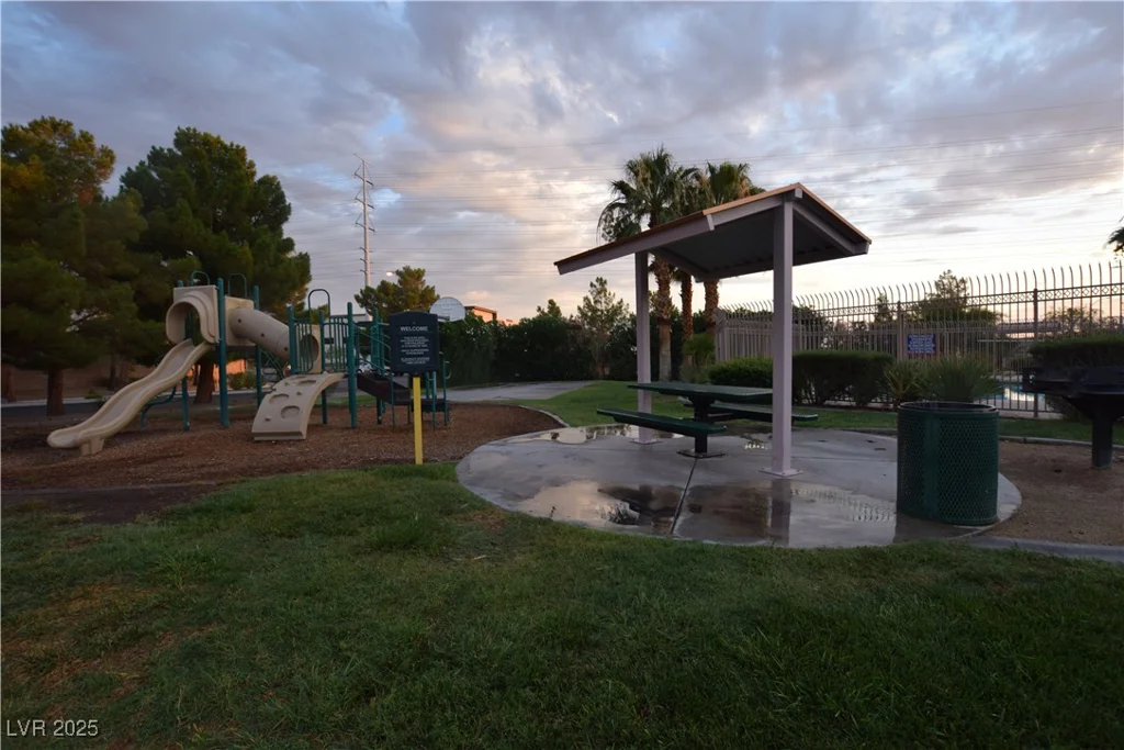 7322 Phlox, Las Vegas, NV 89113