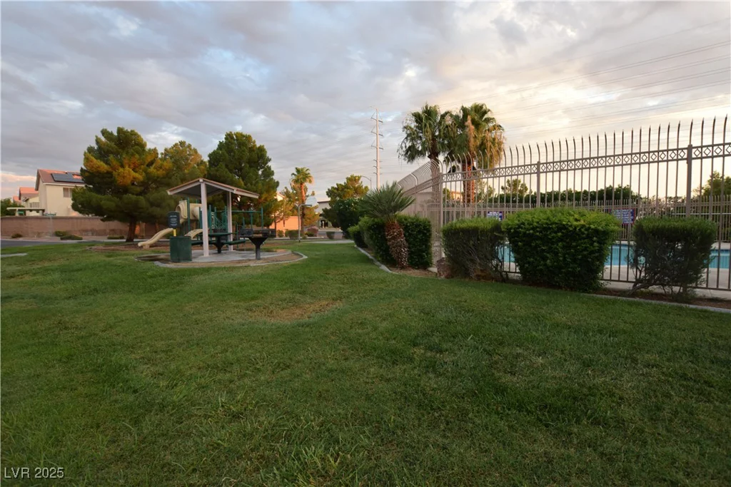 7322 Phlox, Las Vegas, NV 89113