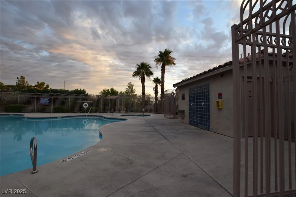 7322 Phlox, Las Vegas, NV 89113