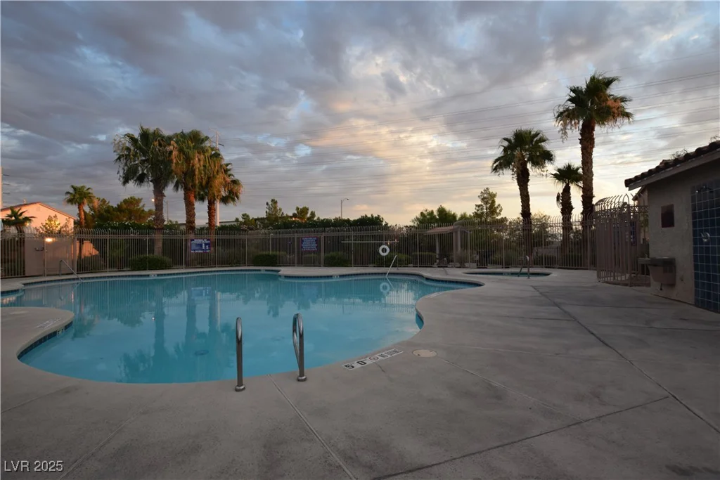 7322 Phlox, Las Vegas, NV 89113