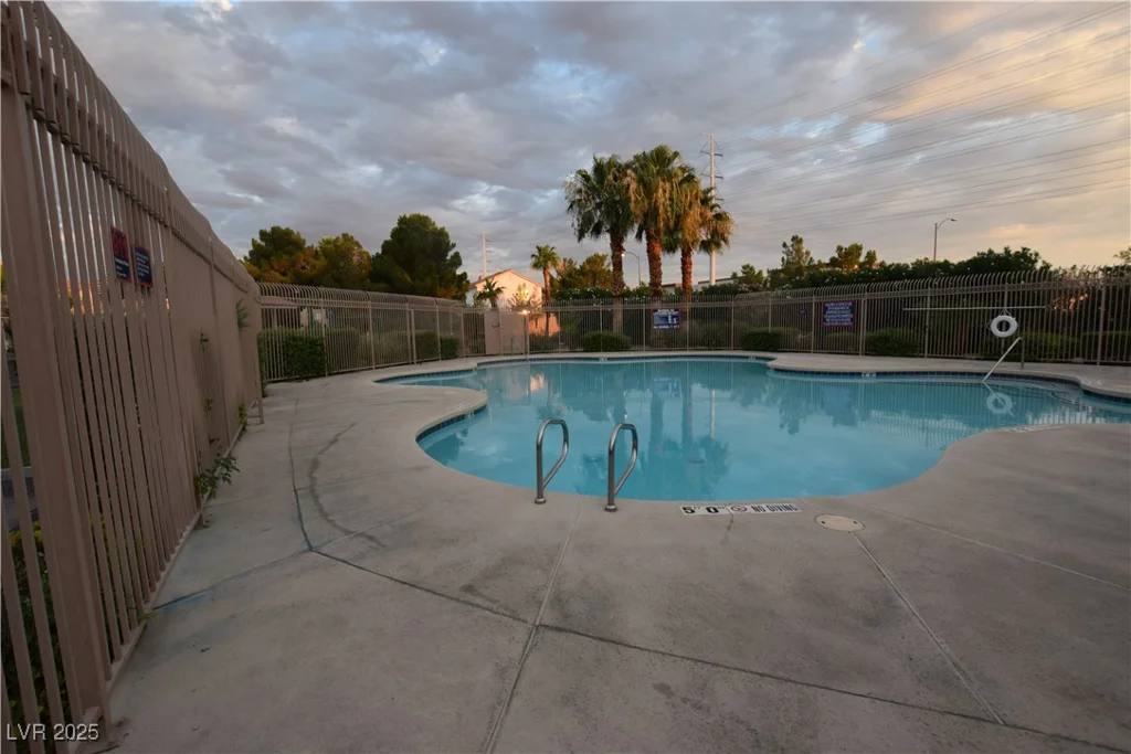 7322 Phlox, Las Vegas, NV 89113