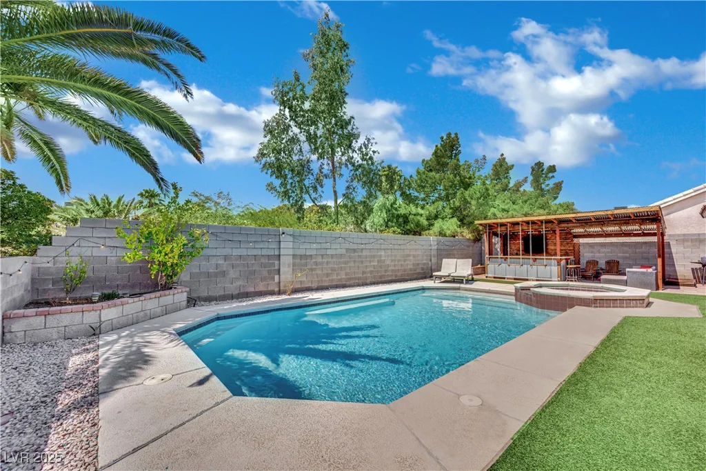 7921 Thorne Pine, Las Vegas, NV 89131