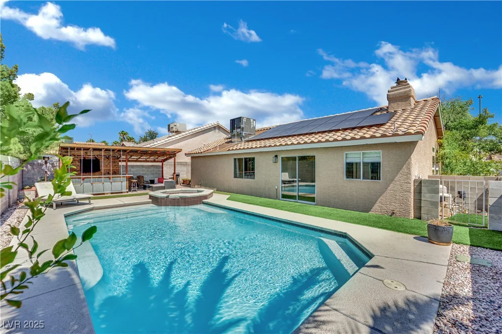 7921 Thorne Pine, Las Vegas, NV 89131