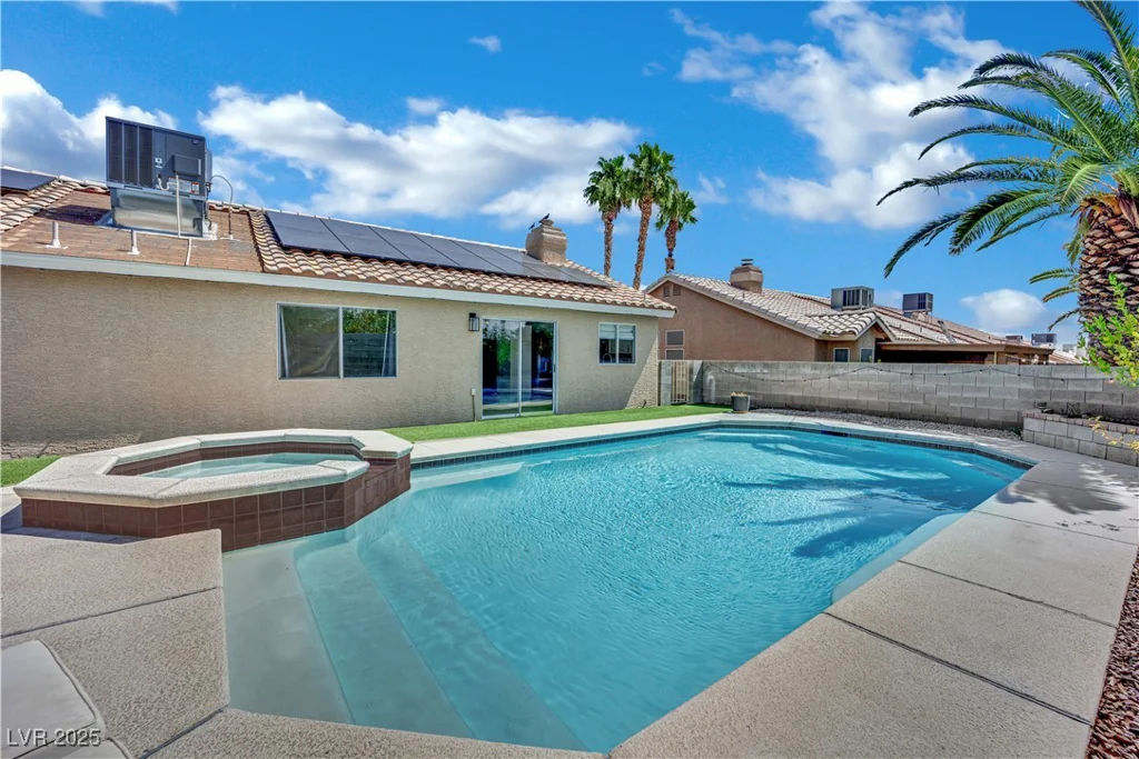 7921 Thorne Pine, Las Vegas, NV 89131