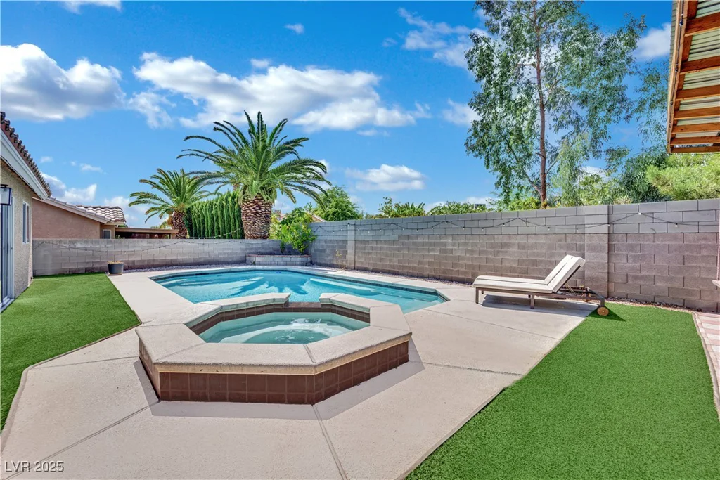 7921 Thorne Pine, Las Vegas, NV 89131
