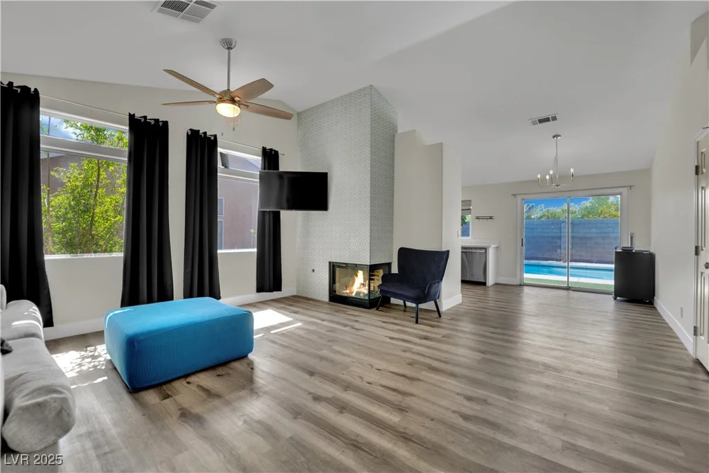 7921 Thorne Pine, Las Vegas, NV 89131
