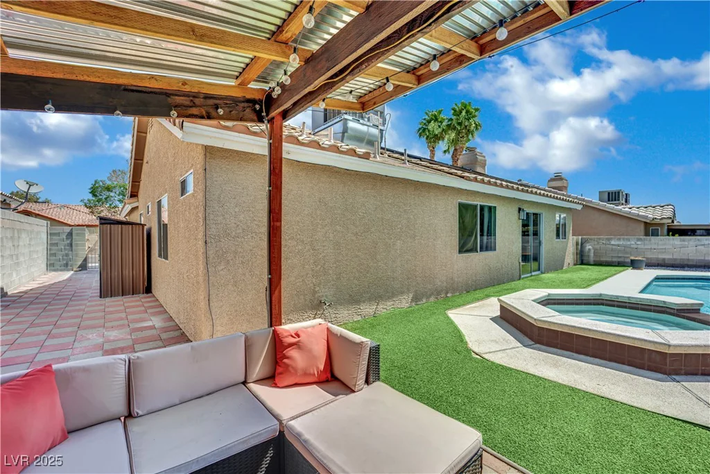 7921 Thorne Pine, Las Vegas, NV 89131