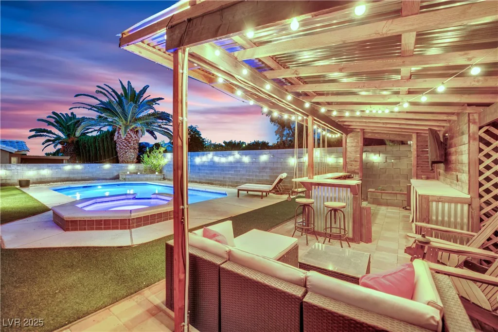 7921 Thorne Pine, Las Vegas, NV 89131