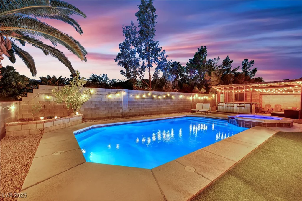 7921 Thorne Pine, Las Vegas, NV 89131