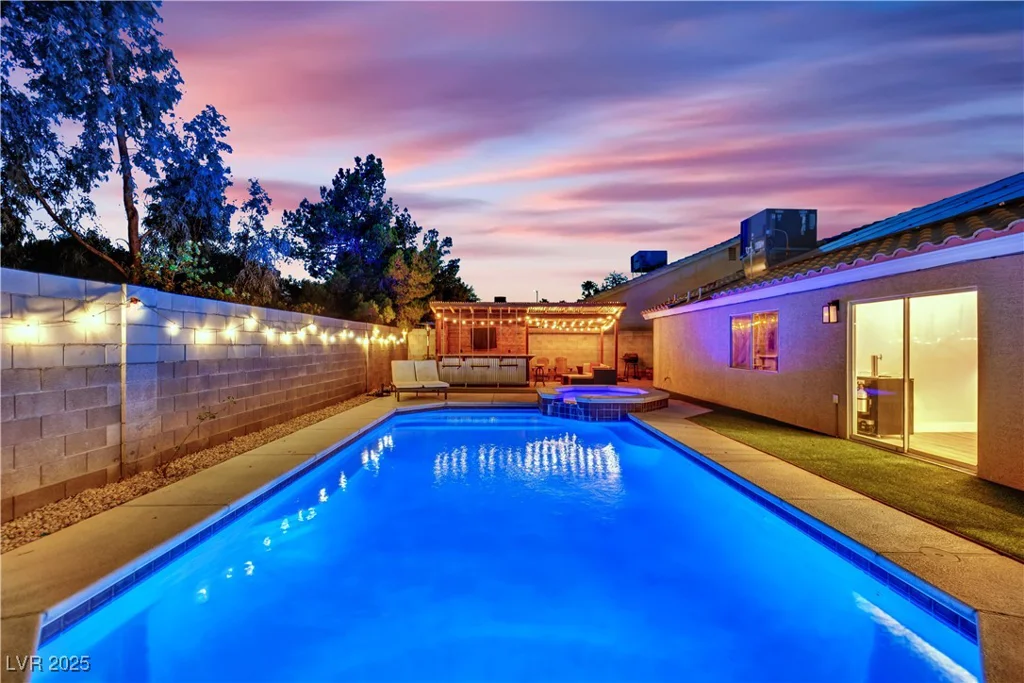 7921 Thorne Pine, Las Vegas, NV 89131