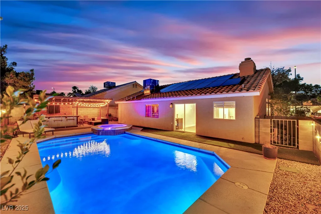 7921 Thorne Pine, Las Vegas, NV 89131