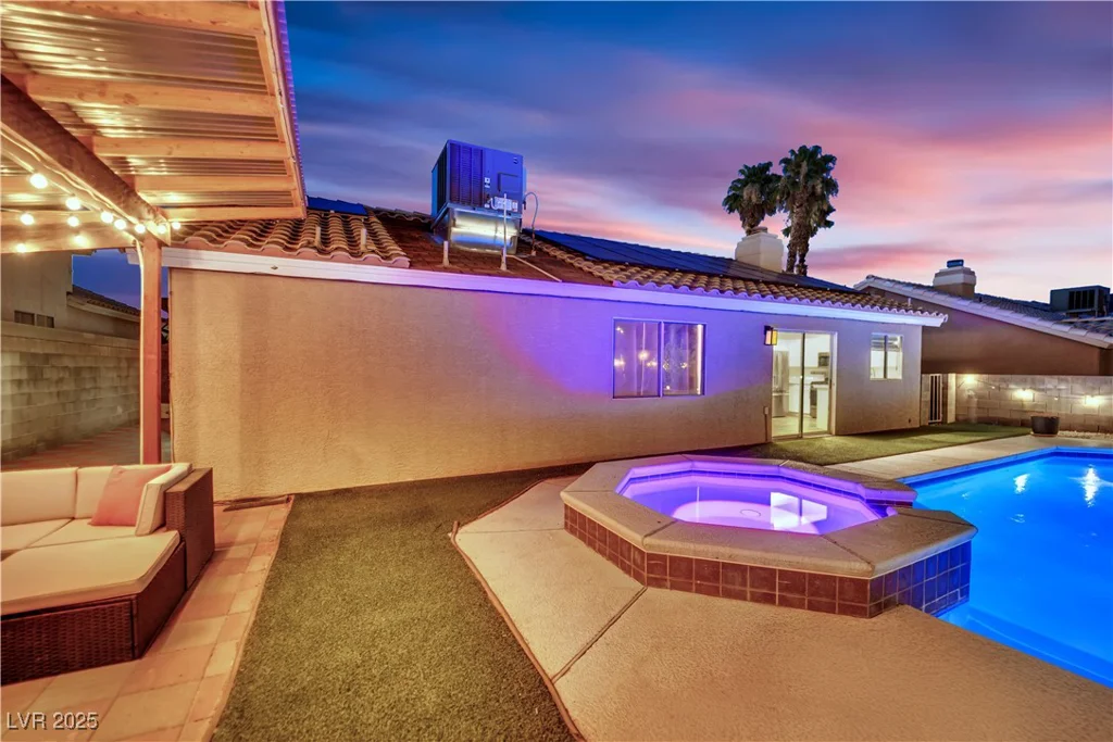 7921 Thorne Pine, Las Vegas, NV 89131
