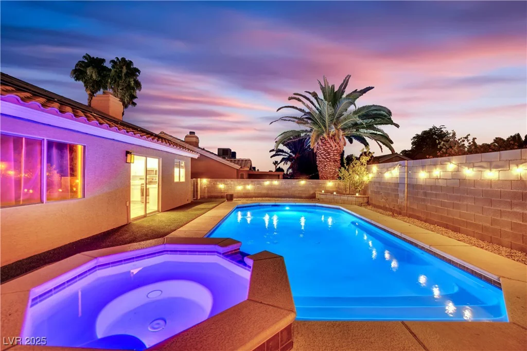 7921 Thorne Pine, Las Vegas, NV 89131