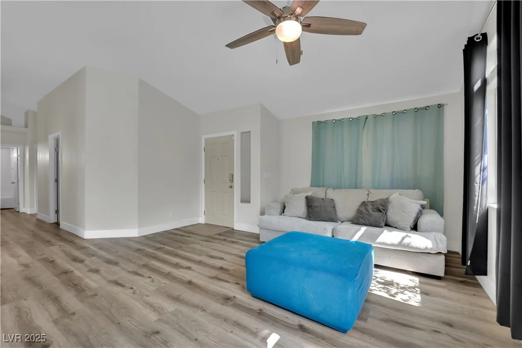7921 Thorne Pine, Las Vegas, NV 89131