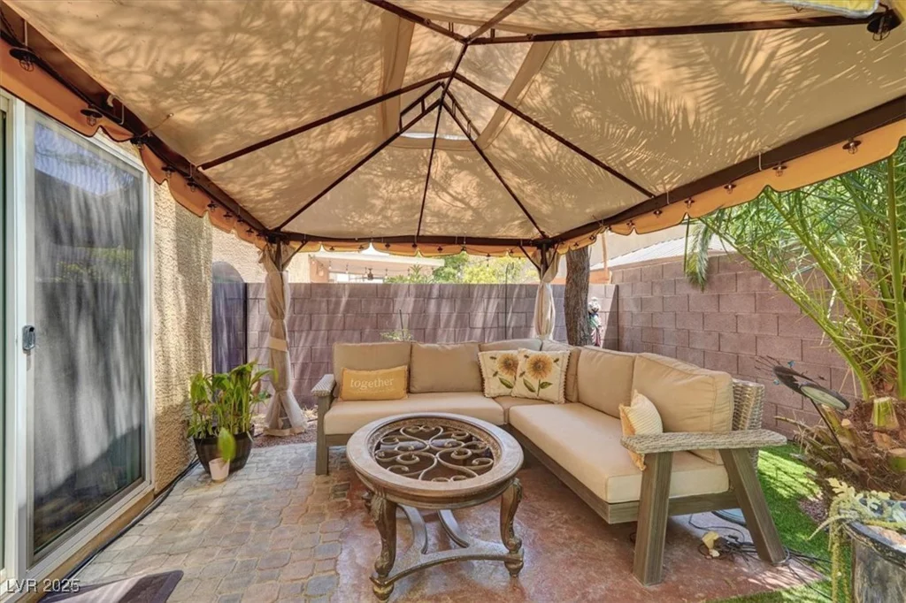 6771 Flamenco, Las Vegas, NV 89139