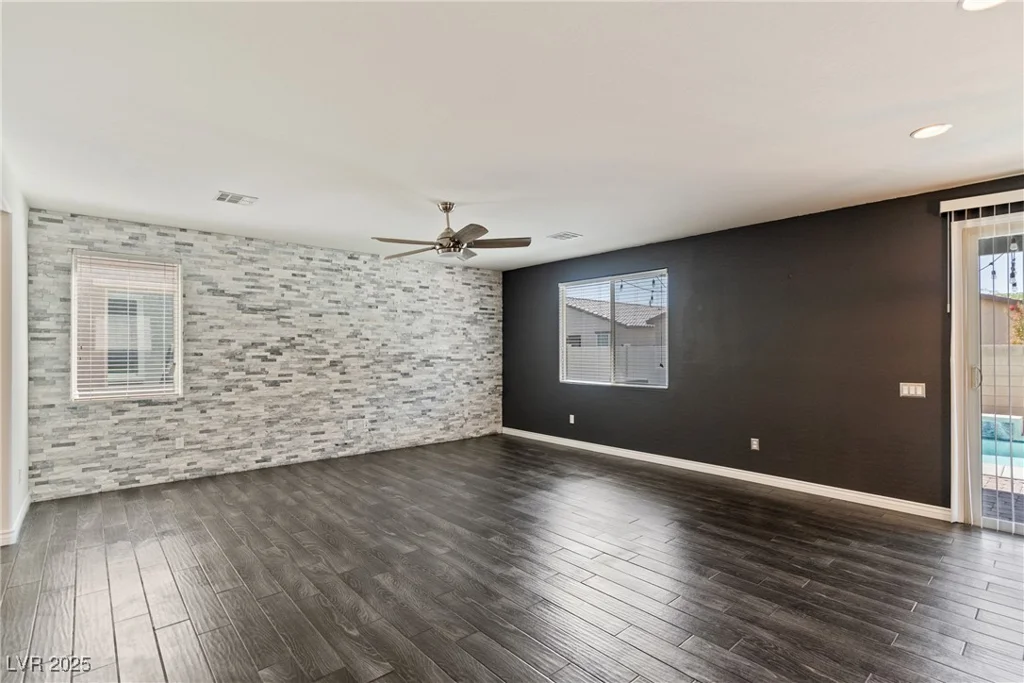 137 Thorntree, North Las Vegas, NV 89031