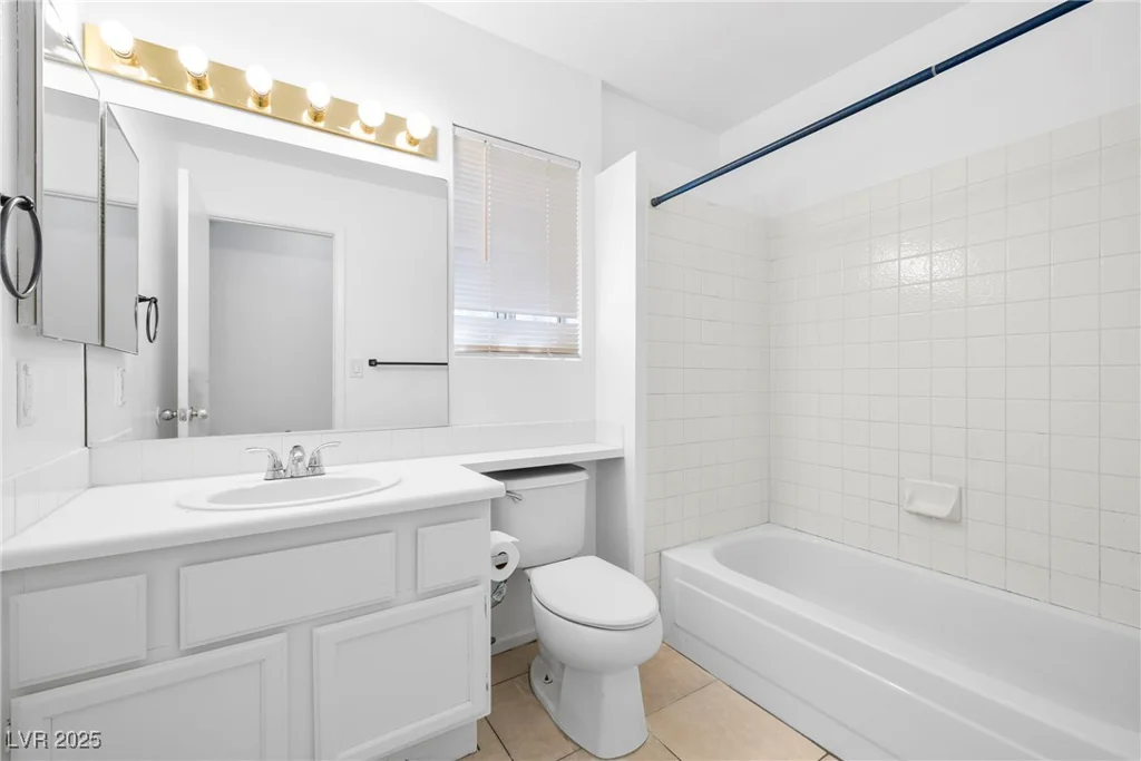 1965 James Bilbray, Las Vegas, NV 89108