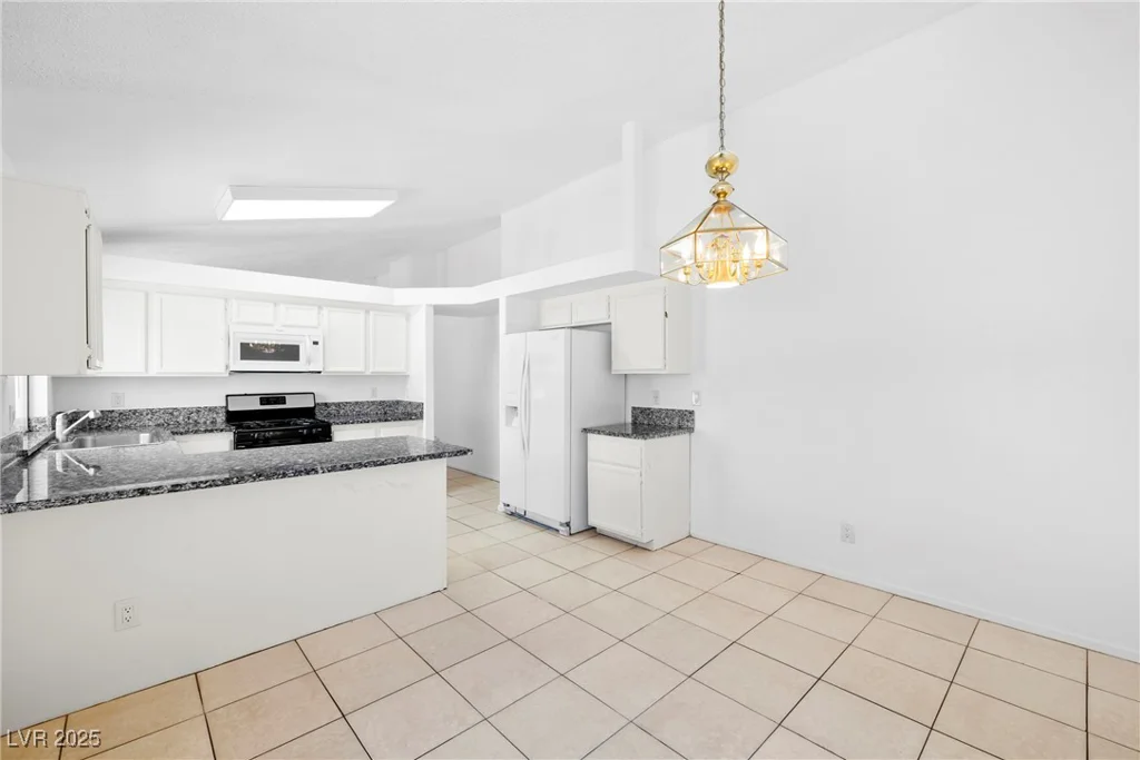 1965 James Bilbray, Las Vegas, NV 89108