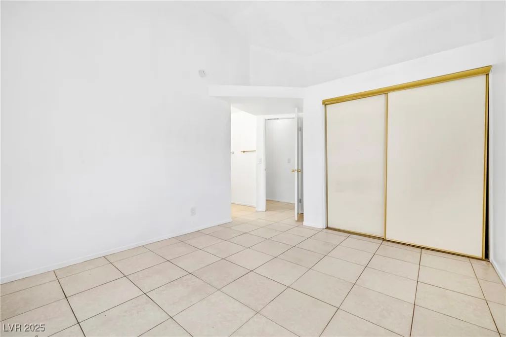 1965 James Bilbray, Las Vegas, NV 89108