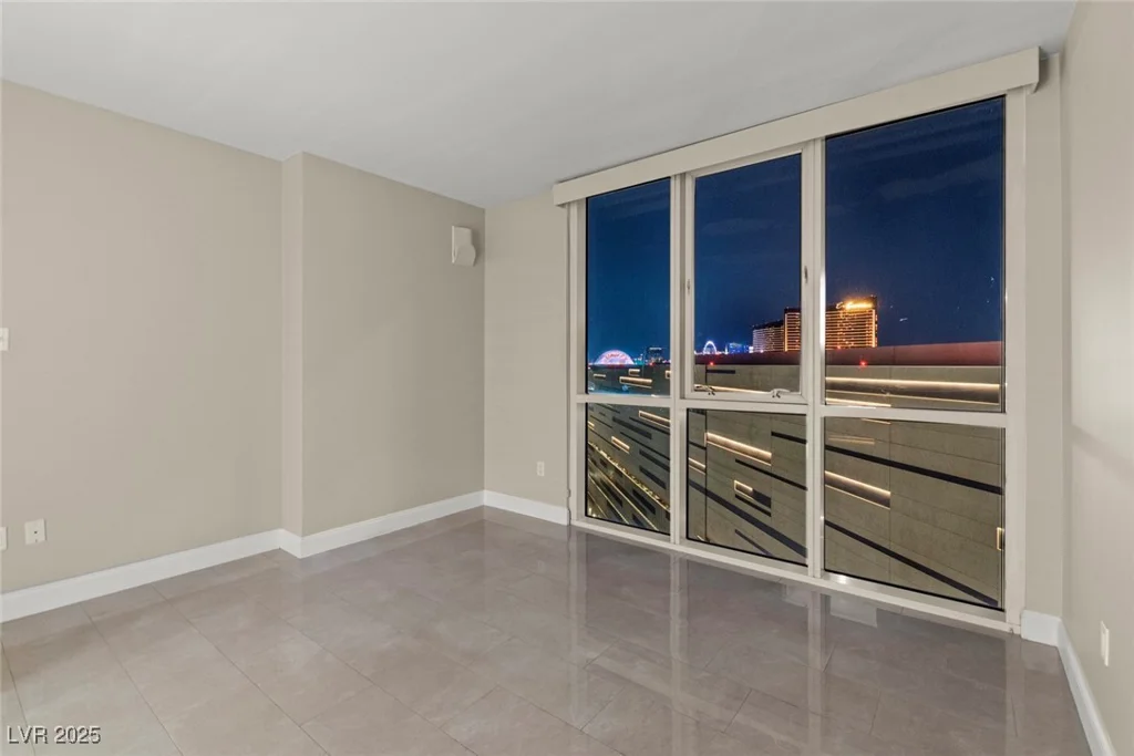 2747 Paradise, Las Vegas, NV 89109