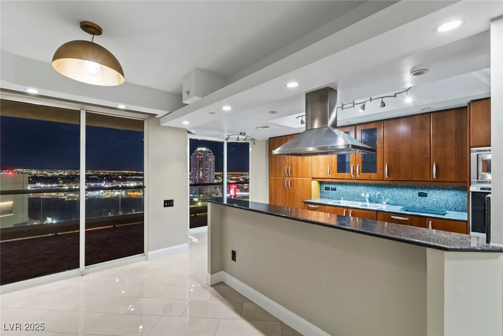 2747 Paradise, Las Vegas, NV 89109