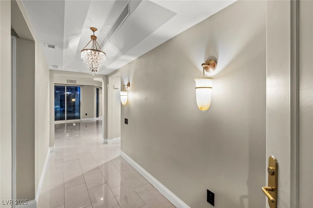 2747 Paradise, Las Vegas, NV 89109