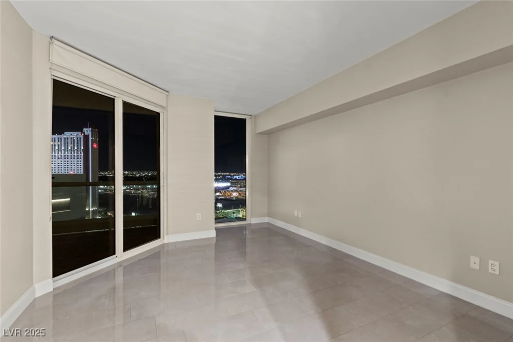 2747 Paradise, Las Vegas, NV 89109