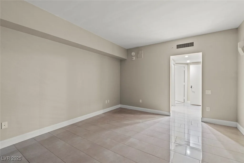 2747 Paradise, Las Vegas, NV 89109