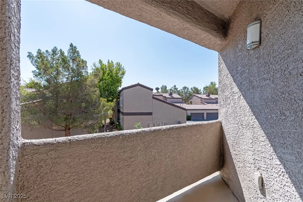 5250 Rainbow, Las Vegas, NV 89118