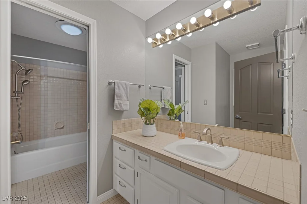 9 Quail Run, Henderson, NV 89014