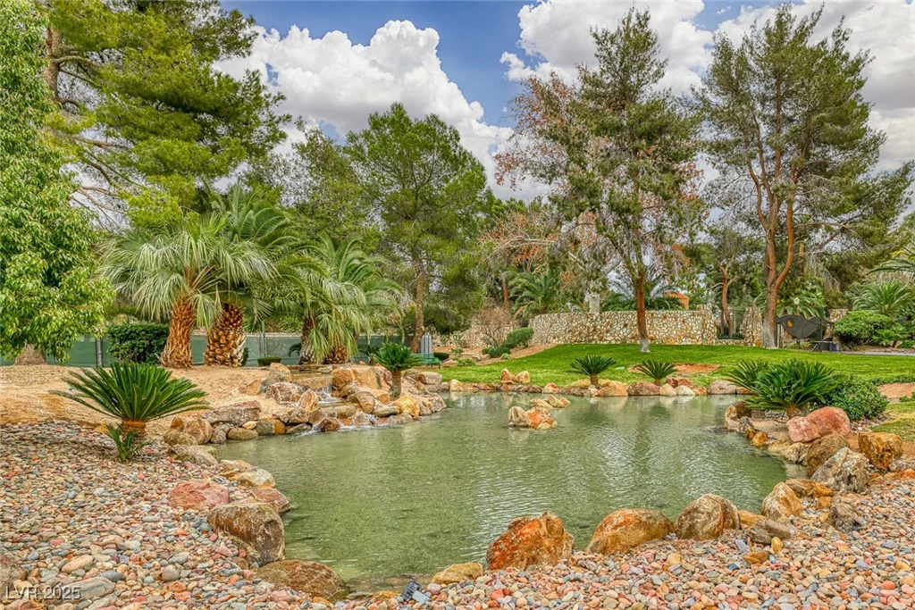 9 Quail Run, Henderson, NV 89014