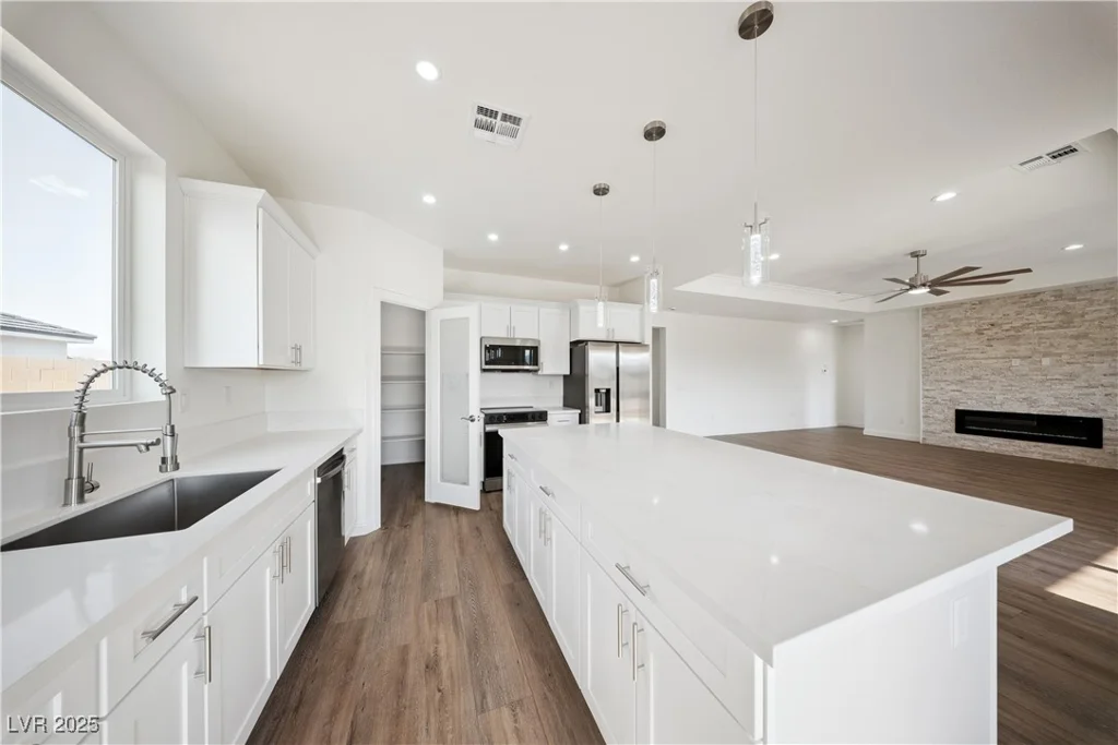6621 Parkwood, Pahrump, NV 89061