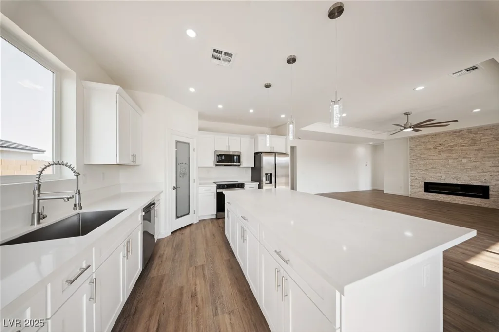 6621 Parkwood, Pahrump, NV 89061