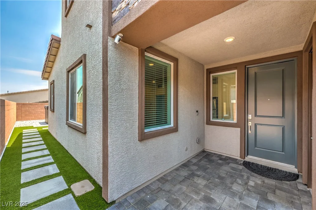 9595 Camelback Creek, Las Vegas, NV 89178