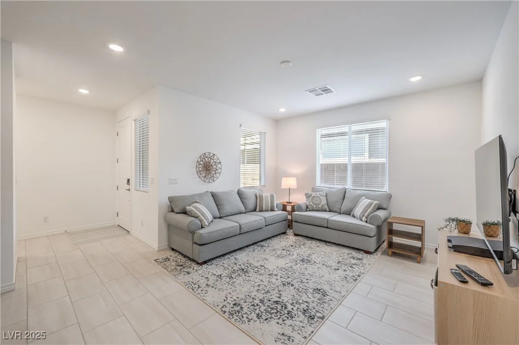 9595 Camelback Creek, Las Vegas, NV 89178