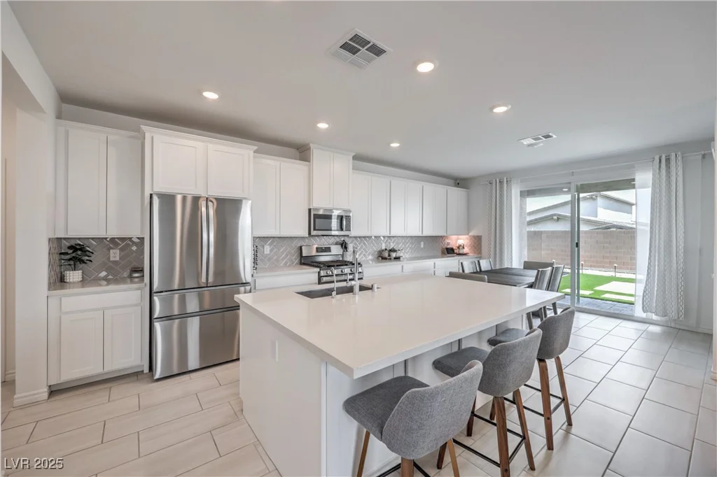 9595 Camelback Creek, Las Vegas, NV 89178