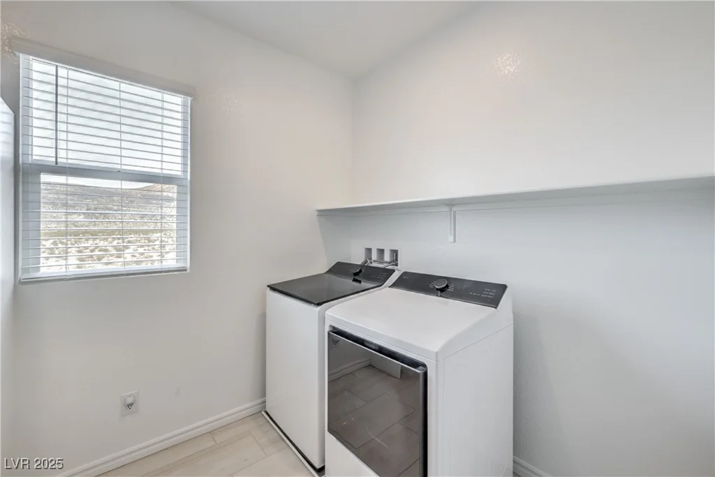 9595 Camelback Creek, Las Vegas, NV 89178
