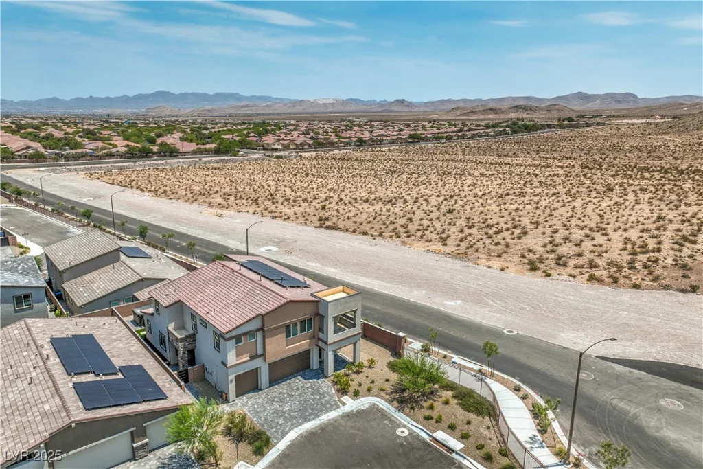 9595 Camelback Creek, Las Vegas, NV 89178