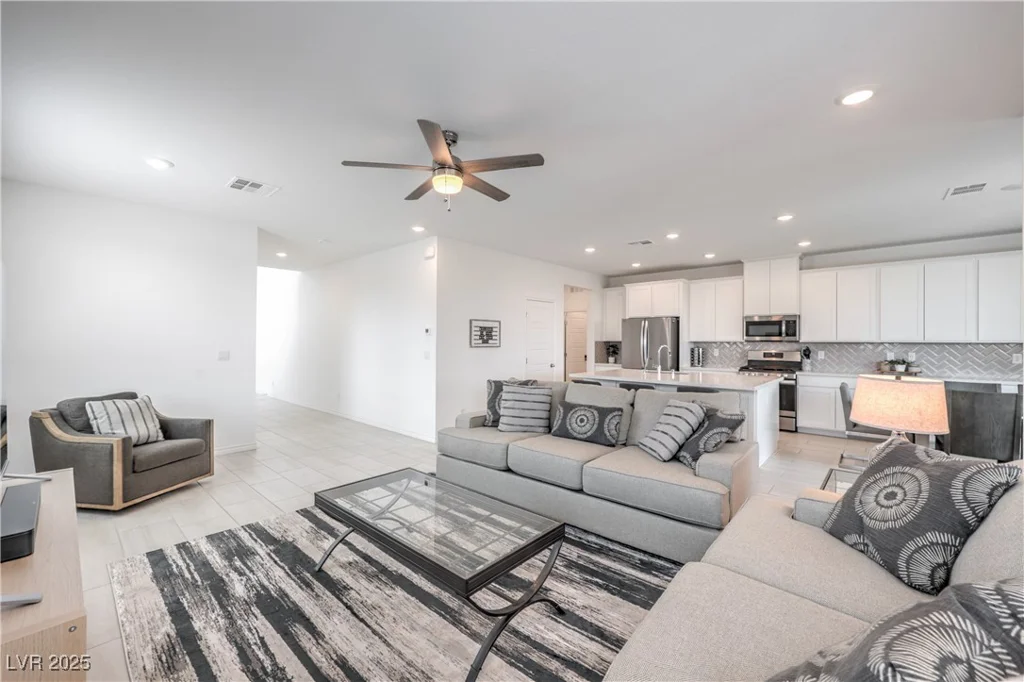 9595 Camelback Creek, Las Vegas, NV 89178