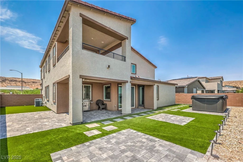 9595 Camelback Creek, Las Vegas, NV 89178