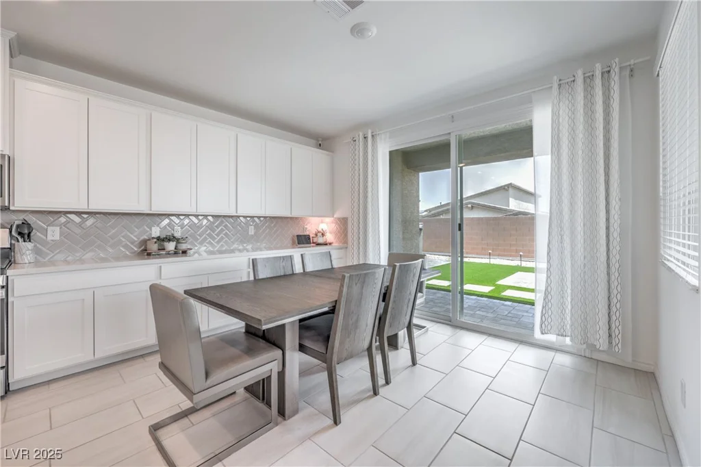 9595 Camelback Creek, Las Vegas, NV 89178
