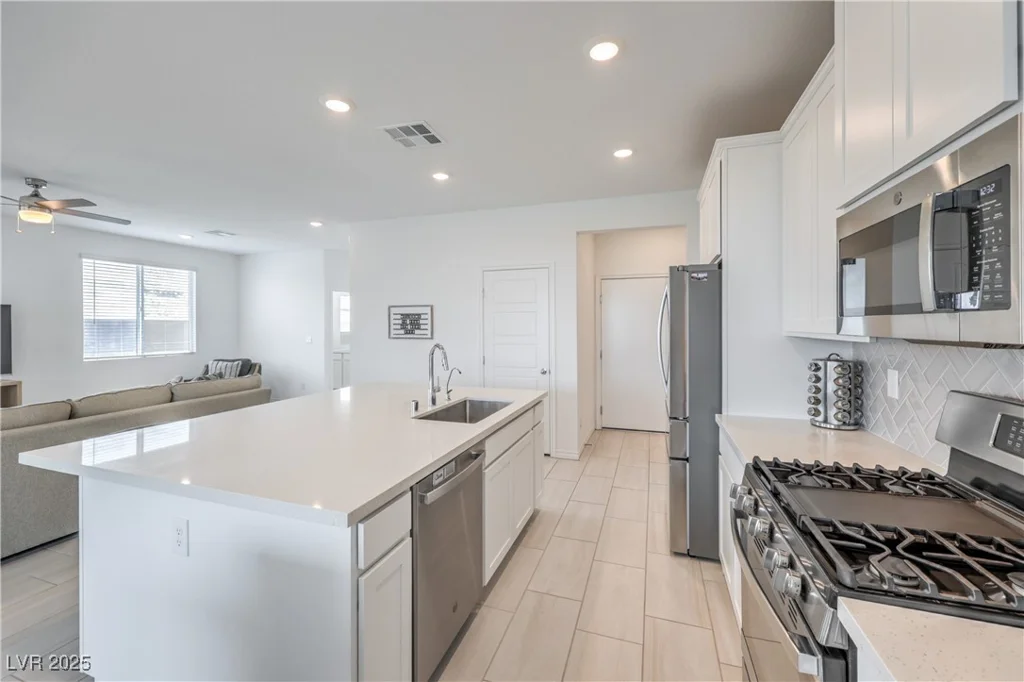 9595 Camelback Creek, Las Vegas, NV 89178