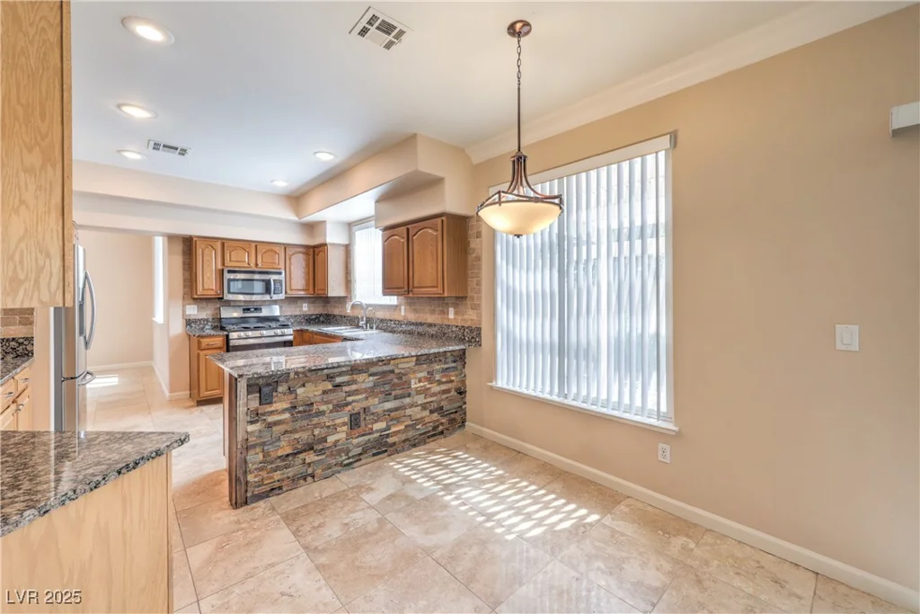 9010 Crystal Rock, Las Vegas, NV 89123