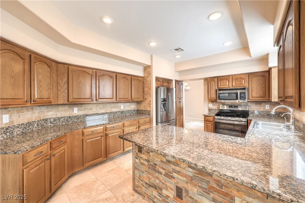 9010 Crystal Rock, Las Vegas, NV 89123