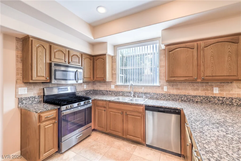 9010 Crystal Rock, Las Vegas, NV 89123