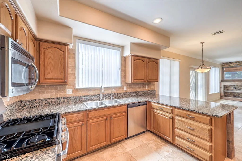 9010 Crystal Rock, Las Vegas, NV 89123