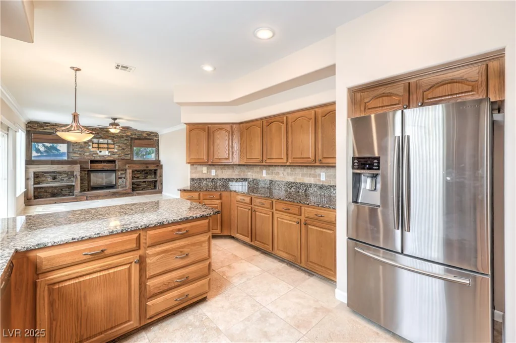 9010 Crystal Rock, Las Vegas, NV 89123